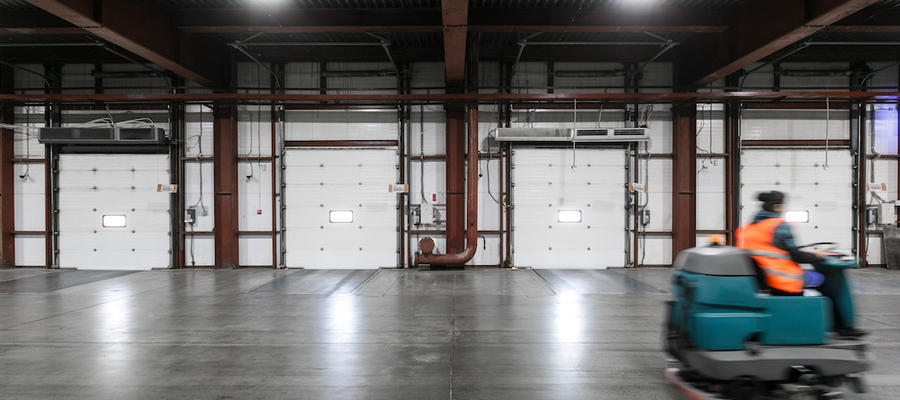 RAKTÁRAK TAKARÍTÁSA